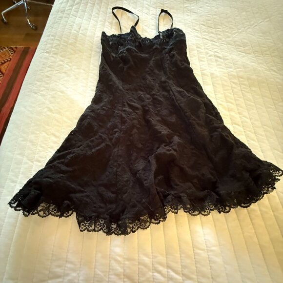 EUC Hanky Panky "Cigarette Girl" Stretch Lace chemise in black, size S - Picture 4 of 4